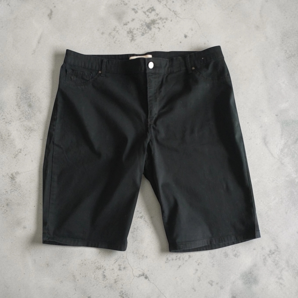 Gloria Vanderbilt Women's Black Bermuda Shorts